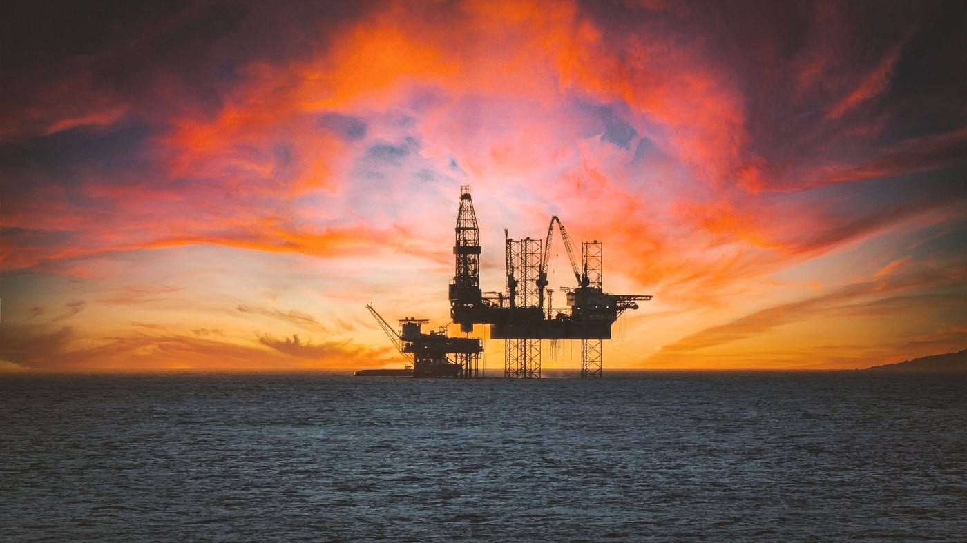 serv-offshore Plataforma offshore ao pôr do sol